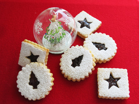 Strawberry Linzer Cookies